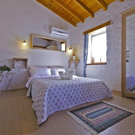 Lilyum Alacati - Tas Ev Exterior photo
