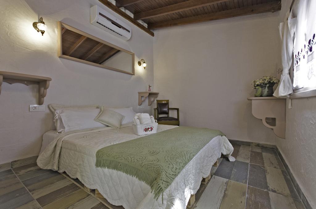 Lilyum Alacati - Tas Ev Exterior photo