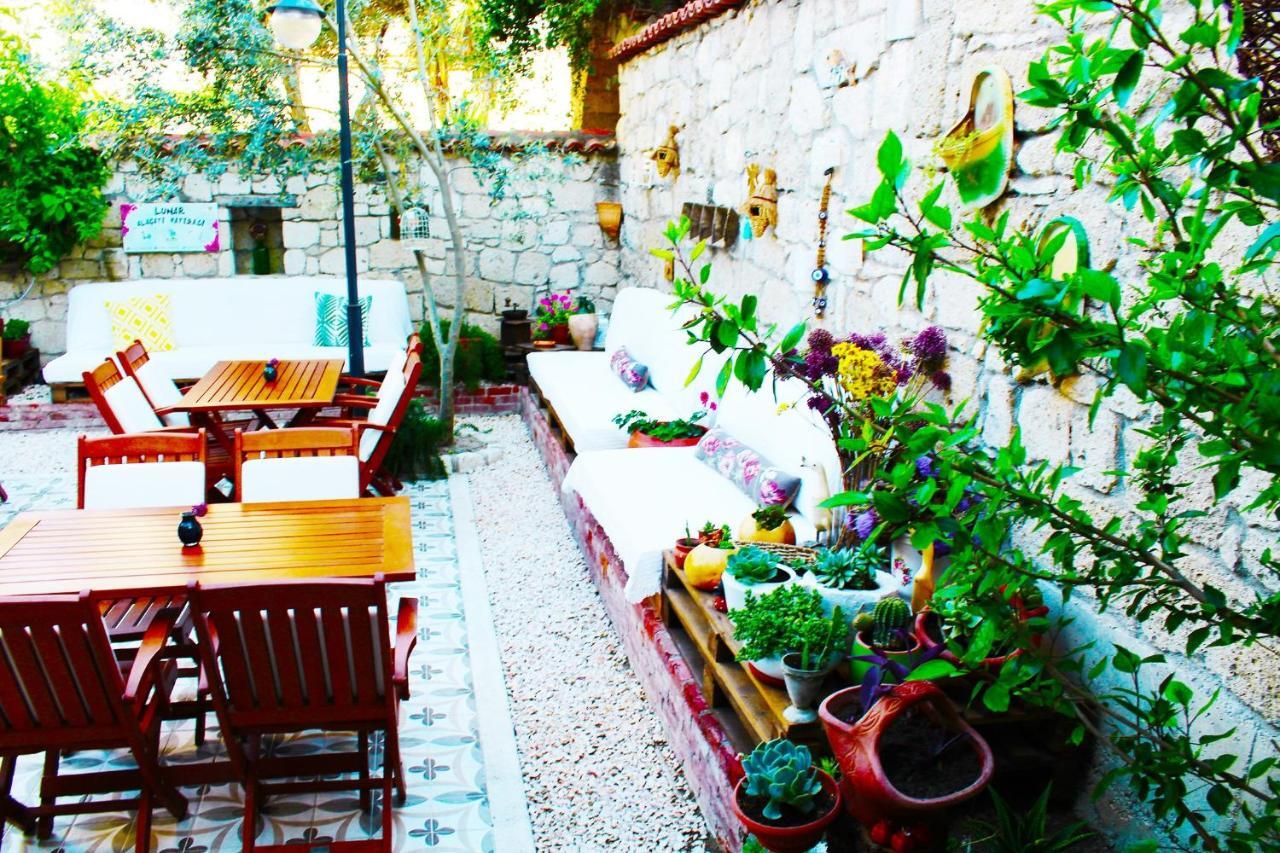 Lilyum Alacati - Tas Ev Exterior photo